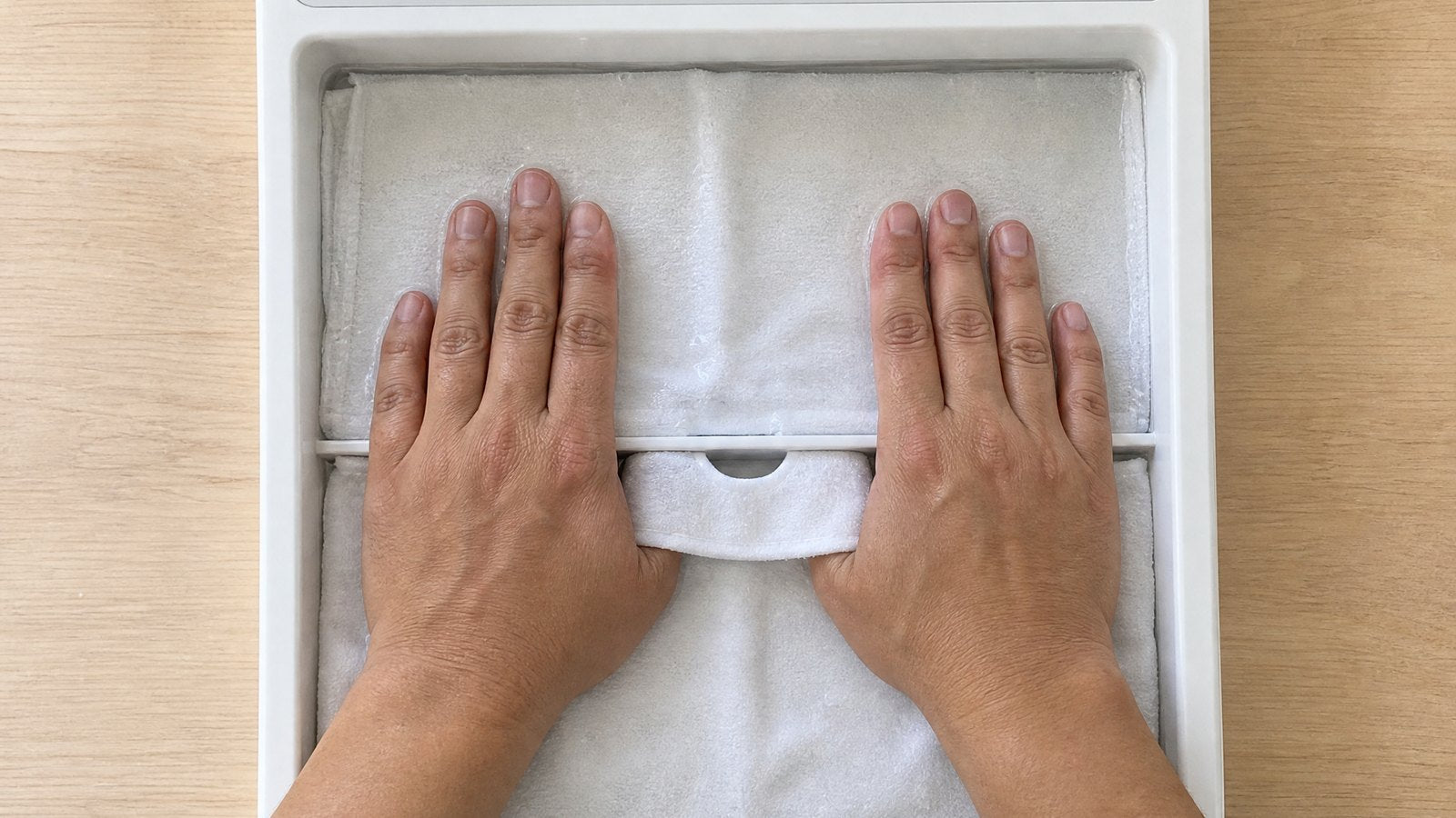 Both hands in Secca One